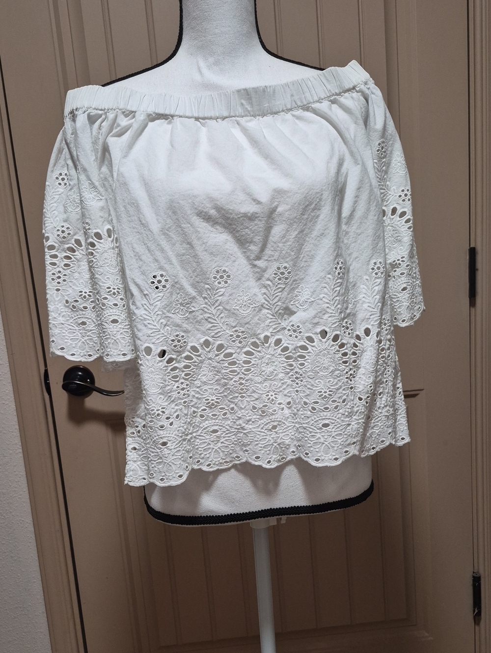 H&M White Off-the-Shoulder Eyelet Blouse 10